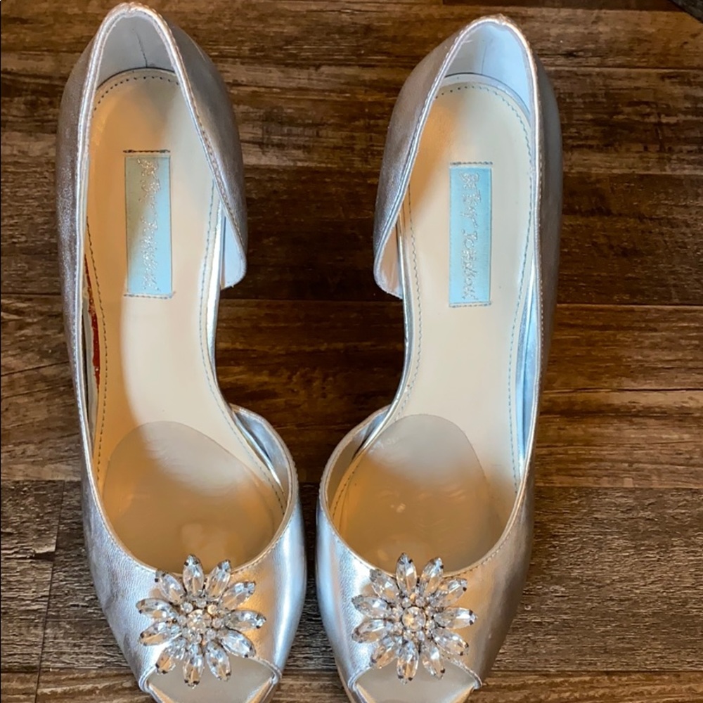 Blue by Betsey Johnson platform heels size 8.5